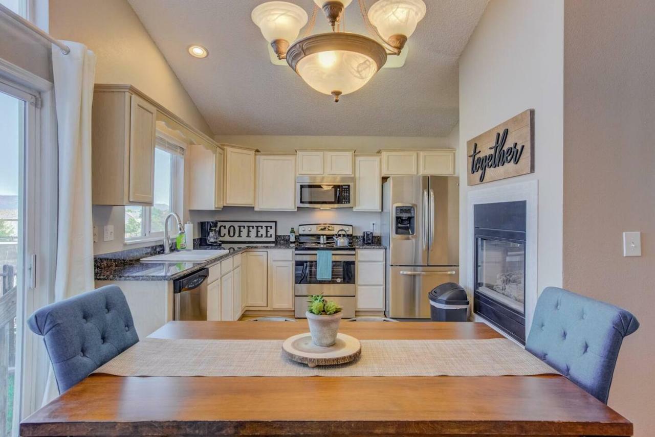 Cozy 4Br House With Peak Views In Colorado Springs Vila Exterior foto